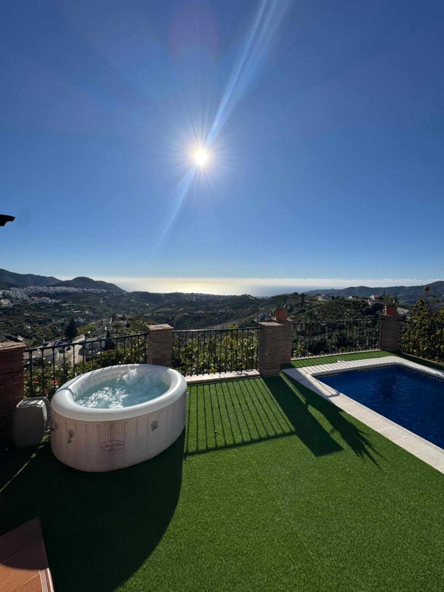 Villa En Frigiliana Con Piscina, Jacuzzi Y Espectaculares Vistas Dış mekan fotoğraf