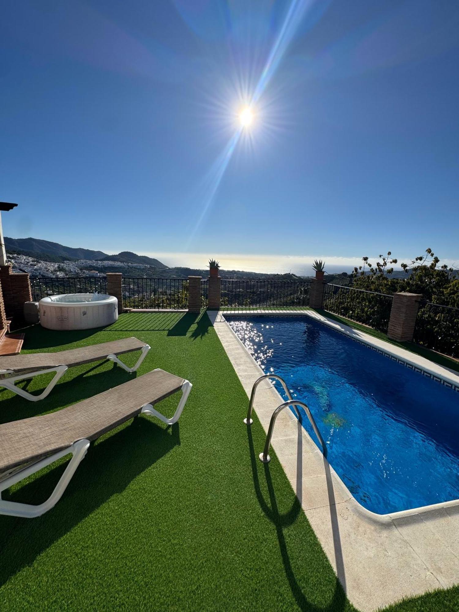 Villa En Frigiliana Con Piscina, Jacuzzi Y Espectaculares Vistas Dış mekan fotoğraf